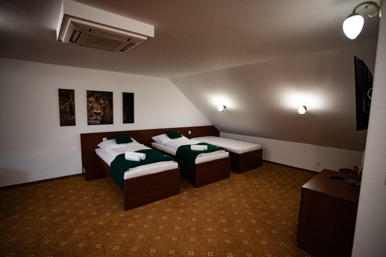 Penzión Poľovník Moldava nad Bodvou Exterior foto
